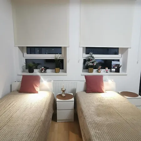 Direkt Am Fluss Naehe Zentrum Apartman *